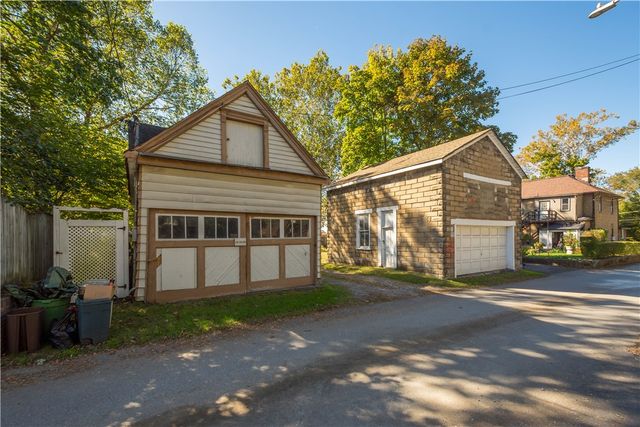 315 Thorn St, Sewickley, PA 15143