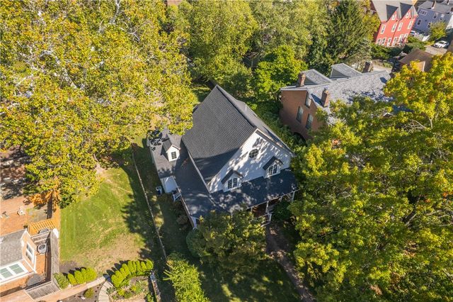 315 Thorn St, Sewickley, PA 15143