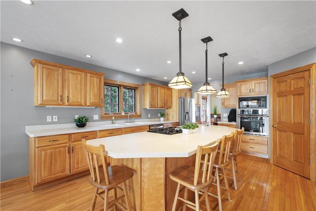 315 Thorn St, Sewickley, PA 15143