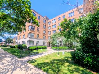 2610 W Balmoral Avenue 306, Chicago, IL 60625