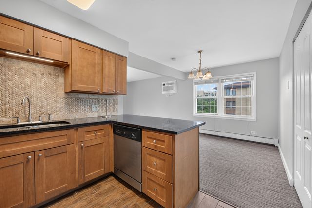 9220 S Kilbourn Avenue 3S, Oak Lawn, IL 60453