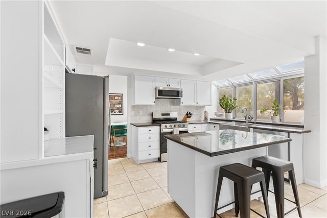 8337 Tide Pool Drive, Las Vegas, NV 89128