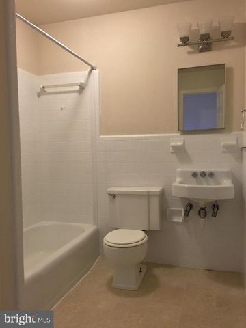1204 WILLIAM ST, Fredericksburg, VA 22401