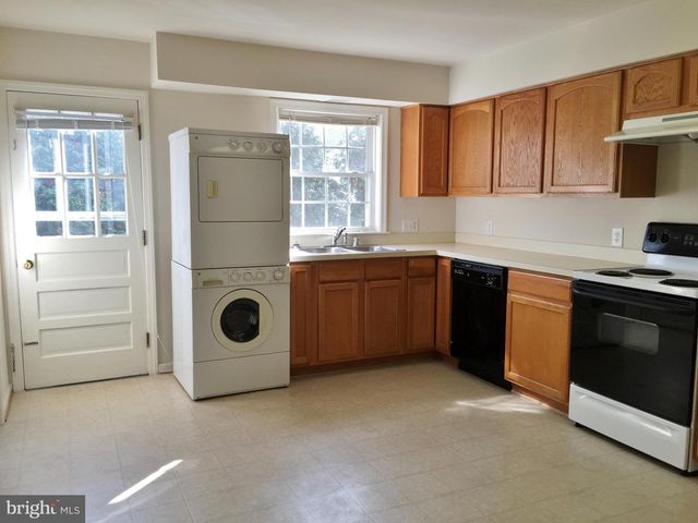 1204 WILLIAM ST, Fredericksburg, VA 22401
