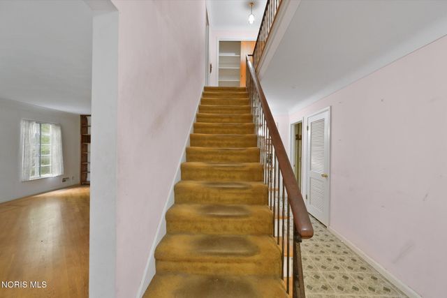2204 Talmadge Road, Ottawa Hills, OH 43606
