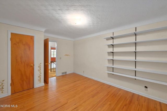 2204 Talmadge Road, Ottawa Hills, OH 43606