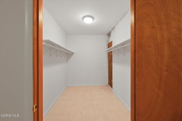 2204 Talmadge Road, Ottawa Hills, OH 43606