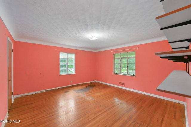 2204 Talmadge Road, Ottawa Hills, OH 43606