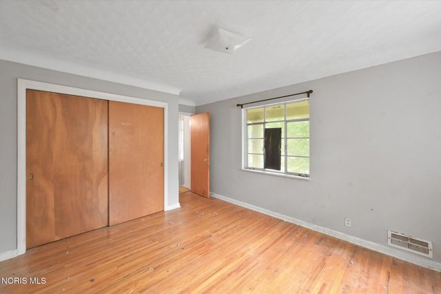 2204 Talmadge Road, Ottawa Hills, OH 43606