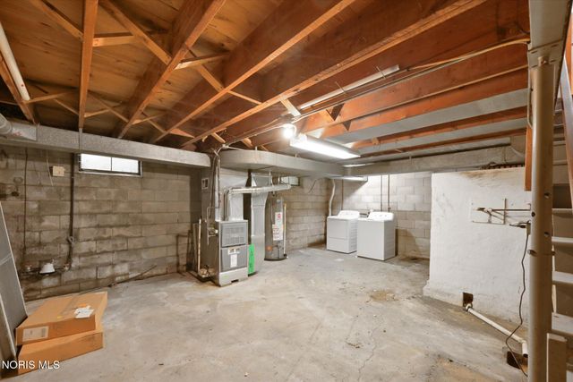2204 Talmadge Road, Ottawa Hills, OH 43606