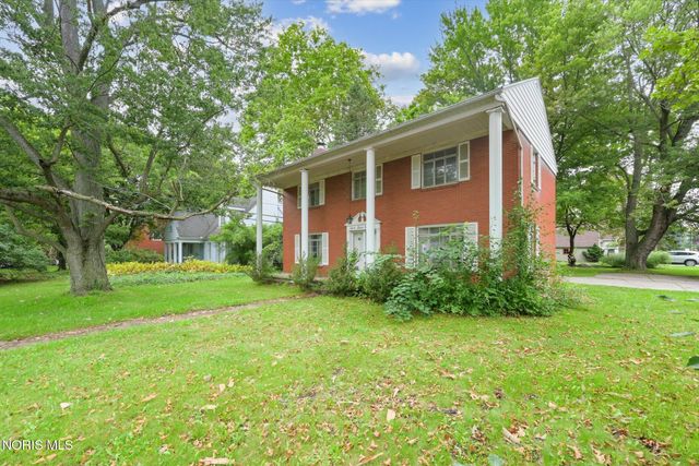 2204 Talmadge Road, Ottawa Hills, OH 43606