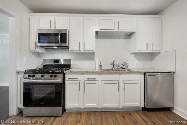 18674 San Juan Drive, Detroit, MI 48221