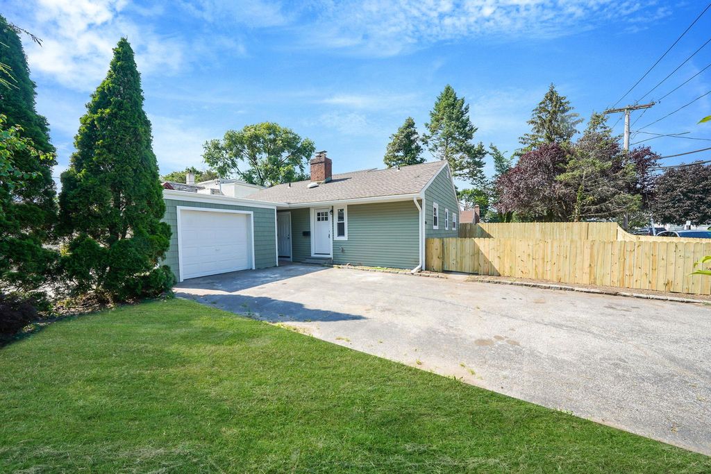 2164 Grove Street, Baldwin, NY 11510
