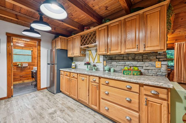 3712 Yatesville Wissler Road NE, Bloomingburg, OH 43106