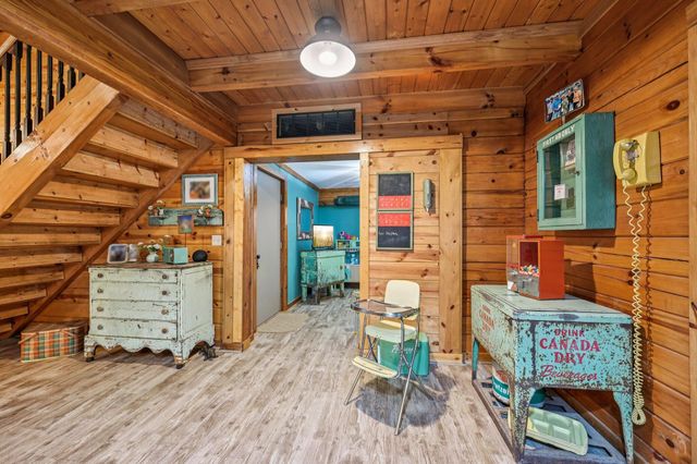 3712 Yatesville Wissler Road NE, Bloomingburg, OH 43106