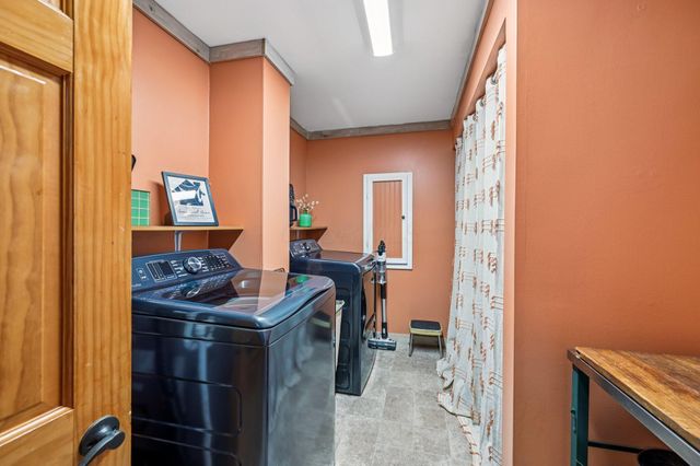 3712 Yatesville Wissler Road NE, Bloomingburg, OH 43106