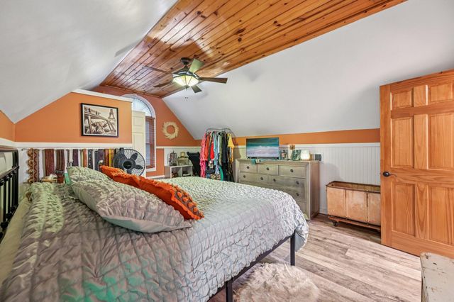 3712 Yatesville Wissler Road NE, Bloomingburg, OH 43106