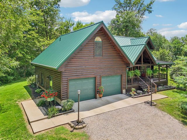3712 Yatesville Wissler Road NE, Bloomingburg, OH 43106