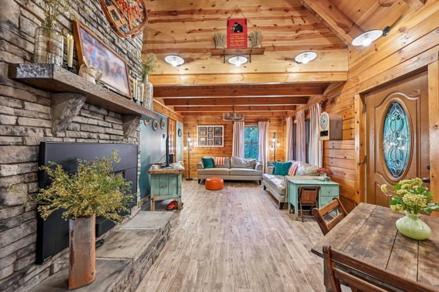3712 Yatesville Wissler Road NE, Bloomingburg, OH 43106