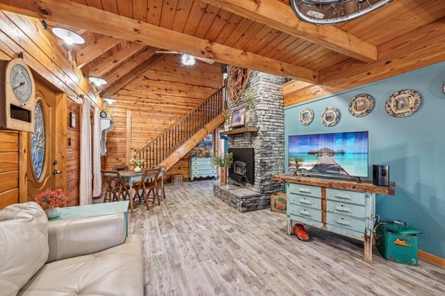 3712 Yatesville Wissler Road NE, Bloomingburg, OH 43106