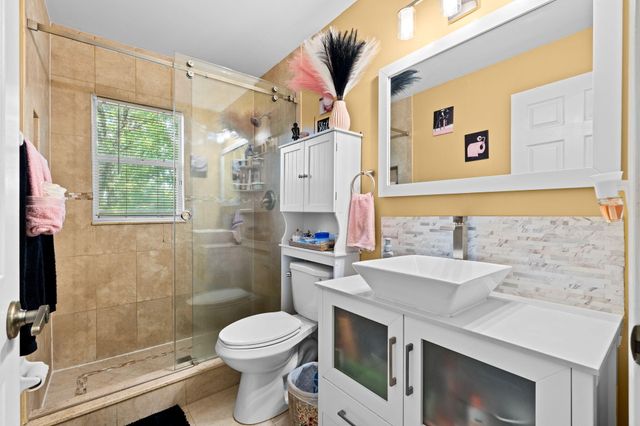 5304 NW 66th Avenue, Lauderhill, FL 33319
