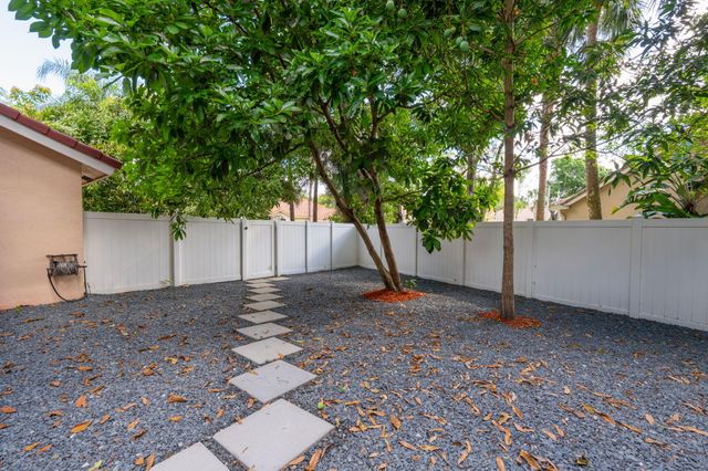 5304 NW 66th Avenue, Lauderhill, FL 33319