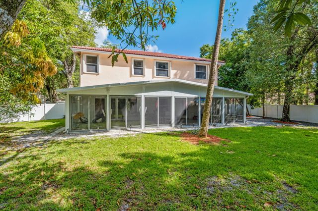 5304 NW 66th Avenue, Lauderhill, FL 33319