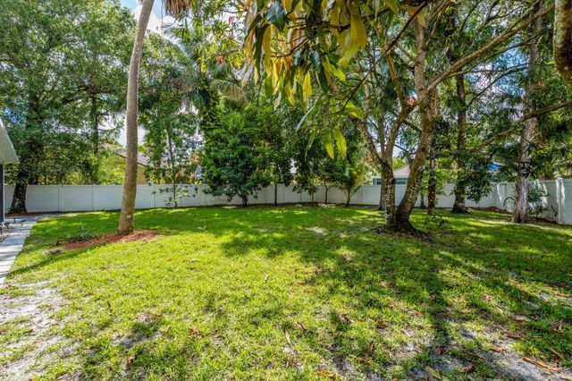 5304 NW 66th Avenue, Lauderhill, FL 33319