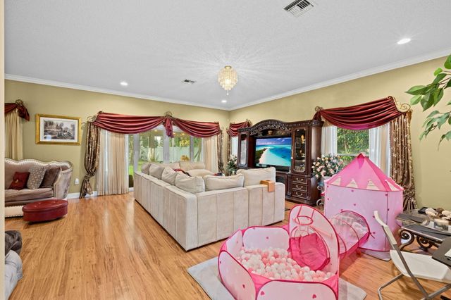 5304 NW 66th Avenue, Lauderhill, FL 33319