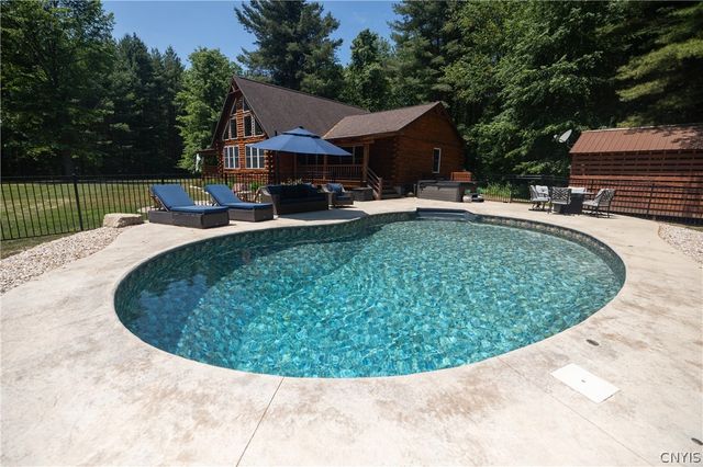 37 Hilltop Lane, Volney, NY 13069