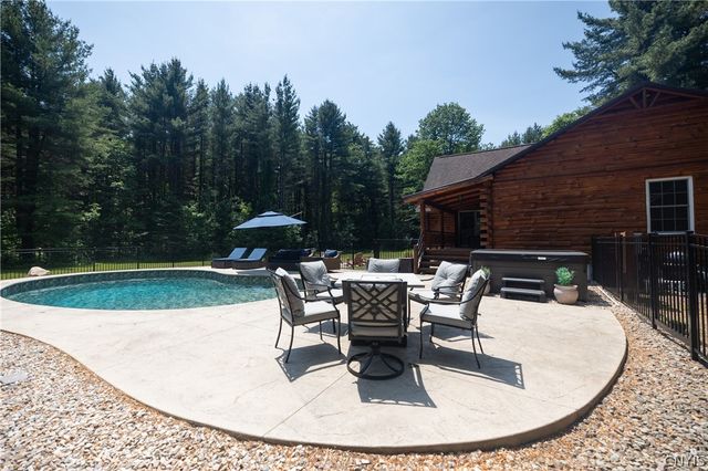 37 Hilltop Lane, Volney, NY 13069