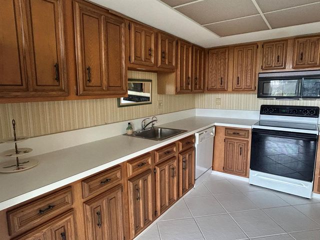 5390 NW Woodland Lakes Drive 4020, Palm Beach Gardens, FL 33418