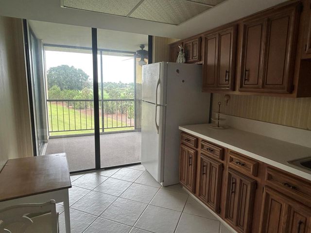 5390 NW Woodland Lakes Drive 4020, Palm Beach Gardens, FL 33418