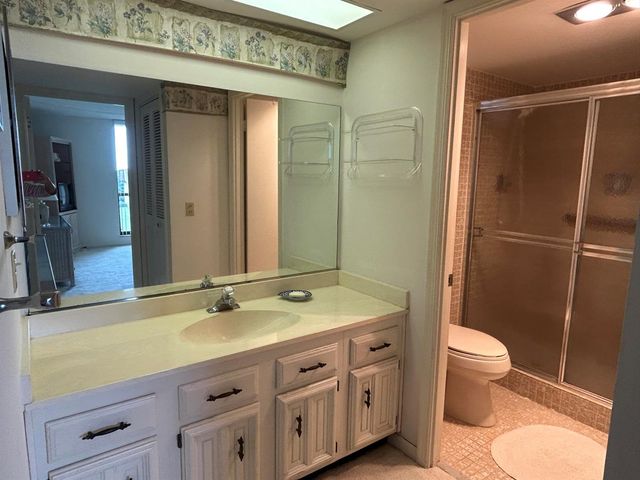 5390 NW Woodland Lakes Drive 4020, Palm Beach Gardens, FL 33418