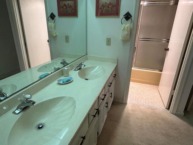 5390 NW Woodland Lakes Drive 4020, Palm Beach Gardens, FL 33418