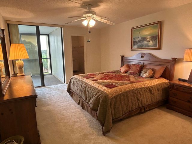 5390 NW Woodland Lakes Drive 4020, Palm Beach Gardens, FL 33418