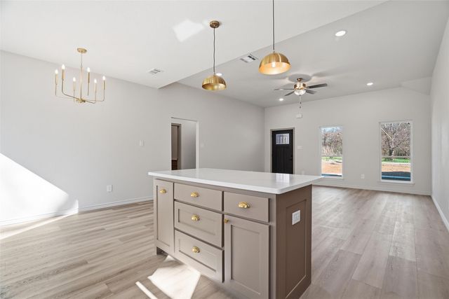 103 N Peverly Street, Whitney, TX 76692