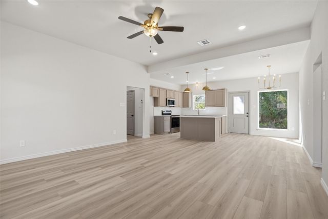 103 N Peverly Street, Whitney, TX 76692