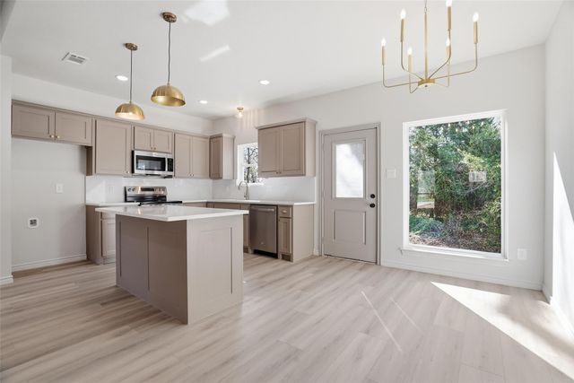 103 N Peverly Street, Whitney, TX 76692