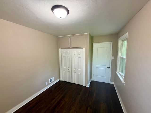 1855 W 57th Avenue, Merrillville, IN 46410