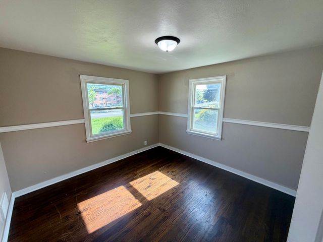 1855 W 57th Avenue, Merrillville, IN 46410