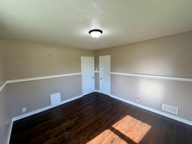 1855 W 57th Avenue, Merrillville, IN 46410
