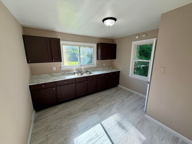 1855 W 57th Avenue, Merrillville, IN 46410