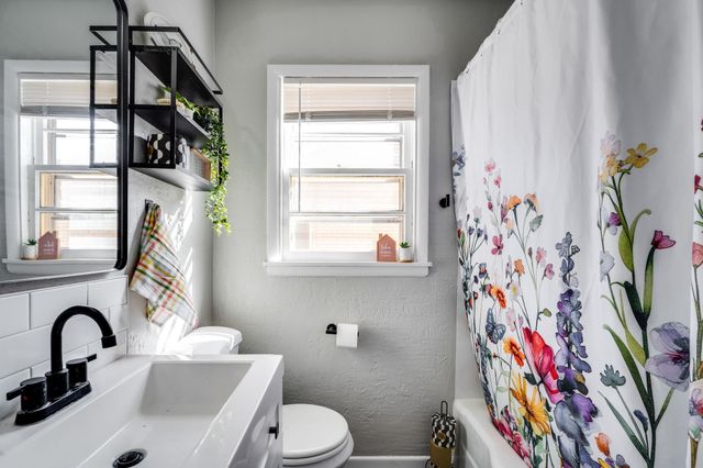 5514 Gramar St, Wichita, KS 67218