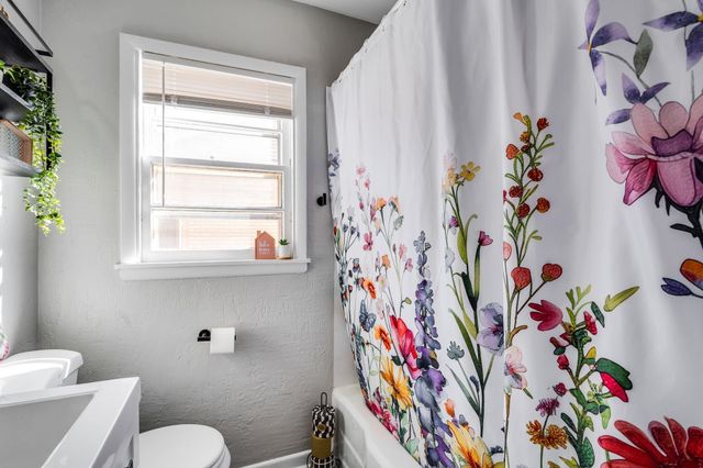 5514 Gramar St, Wichita, KS 67218