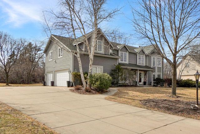 N52W16073 Bette DRIVE, Menomonee Falls, WI 53051