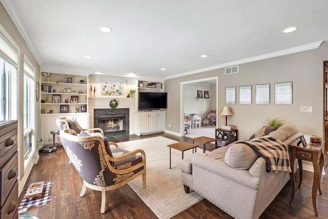 N52W16073 Bette DRIVE, Menomonee Falls, WI 53051