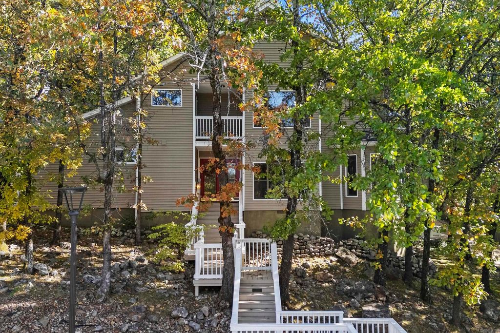 11 Pontalba Dr, Little Rock, AR 72211