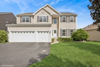 299 Cross Creek Lane, Lindenhurst, IL 60046