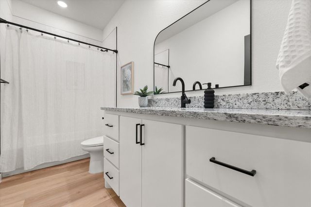 1414 Farmhouse Avenue, Wolfforth, TX 79382